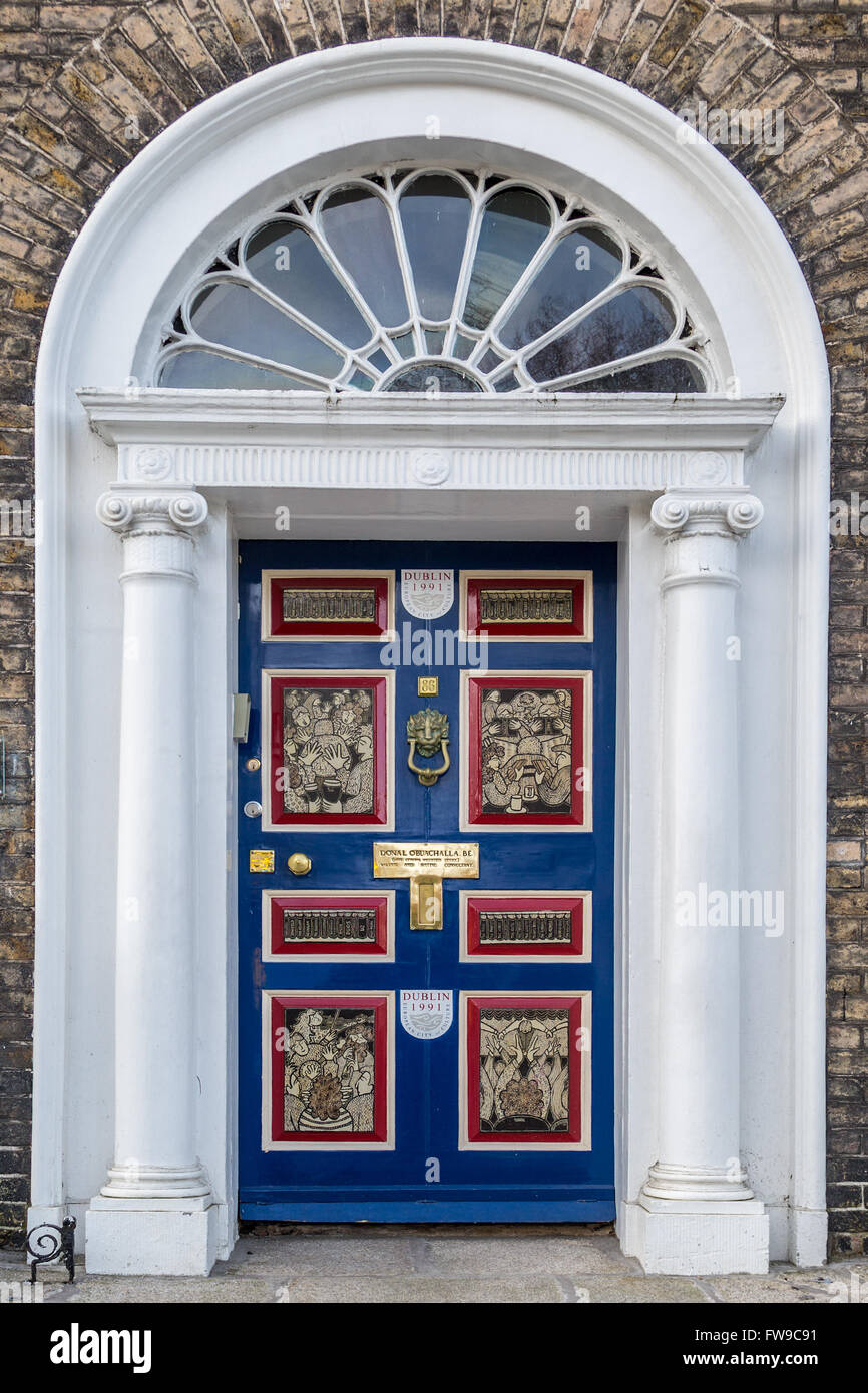 Georgian blue door, Merrion Square, Dublino, Irlanda Foto Stock