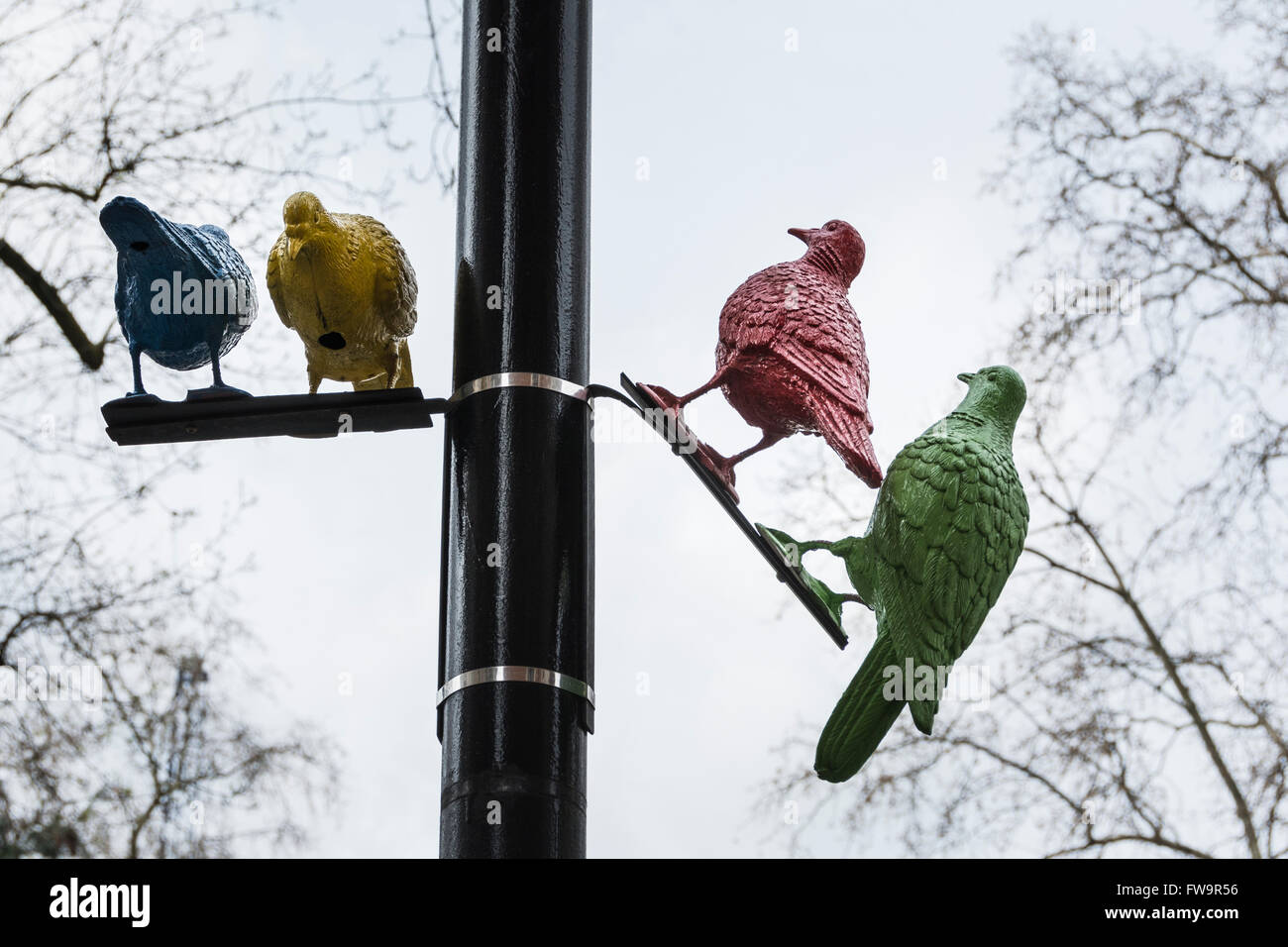 Patrick Murphy il favoloso gregge dei piccioni scultura in Soho Square a Londra, Regno Unito Foto Stock
