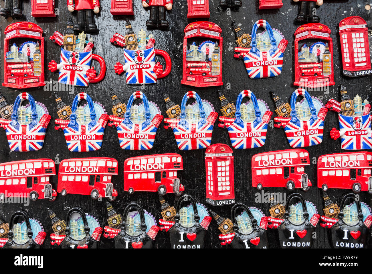 London souvenir e regalini turistici su Oxford Street, London, Regno Unito Foto Stock