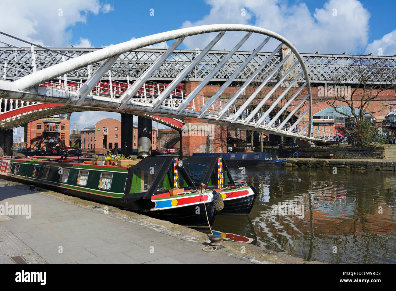 Bridgewater Canal passante per il centro di Manchester dove un ondata di morti da annegamento indicano un serial killer è attivo. Foto Stock