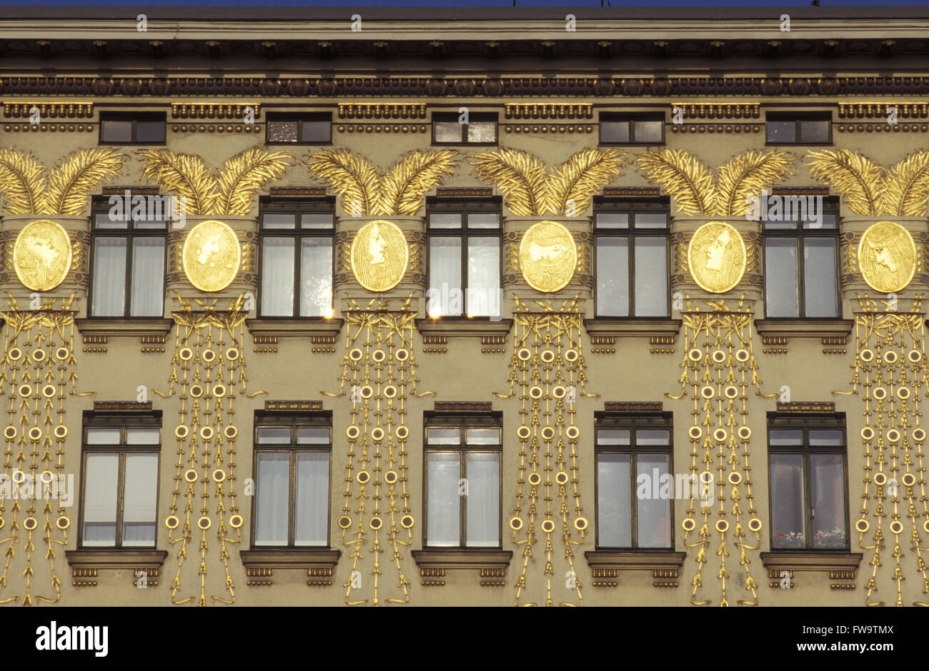 AUT, Austria, Vienna, casa No. 38 da Otto Wagner a Linken Wienzeile, costruito 1898/99. AUT, Oesterreich, Wien, Haus Nr. 38 v Foto Stock