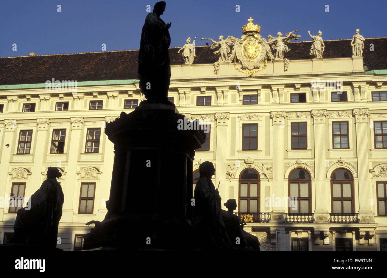 AUT, Austria, Vienna, monumento di Kaiser Franz I. nella parte anteriore delle Alte Hofburg. AUT, Oesterreich, Wien, Denkmal fuer Kaiser fra Foto Stock