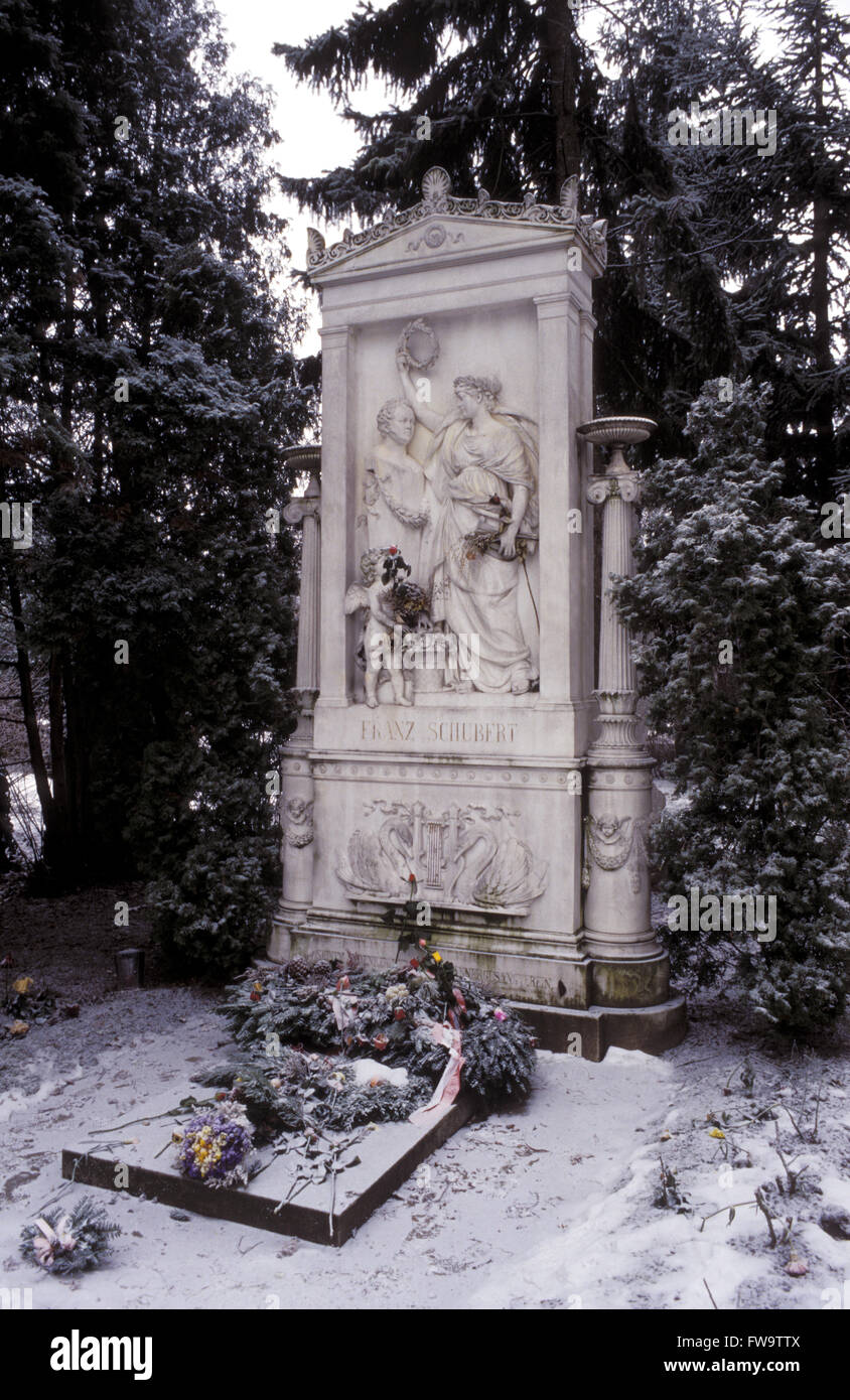 AUT, Austria, Vienna, la tomba del compositore Franz Schubert presso il cimitero centrale. AUT, Oesterreich, Wien, das Grab des Ko Foto Stock
