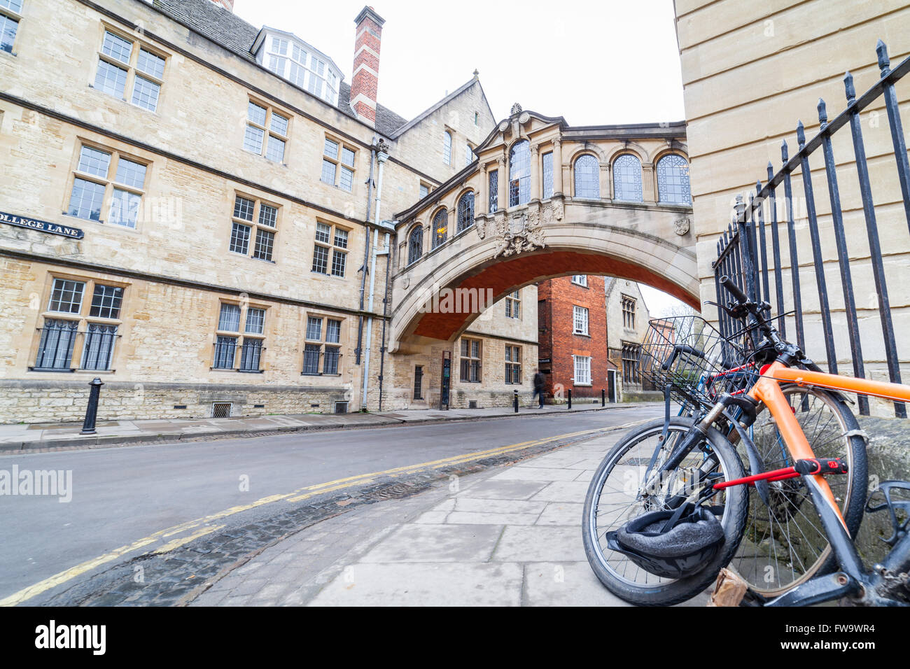 Il Ponte dei Sospiri tra Hertford College University Oxford Regno Unito Foto Stock