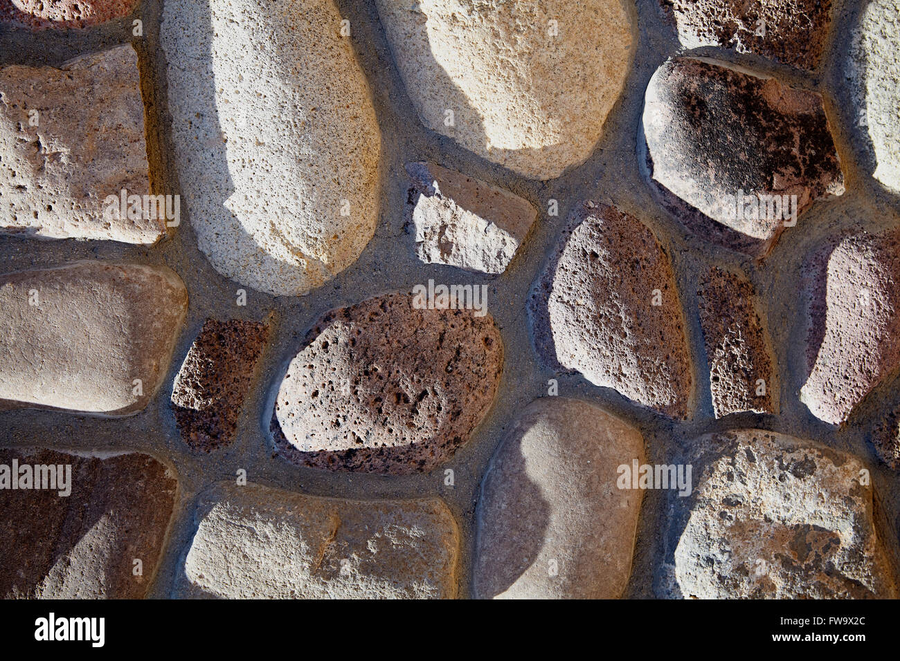 La pietra naturale di roccia della parete di impiallacciatura e finitura costruzione disegno e modello closeup per costruzione industria e produzione Foto Stock