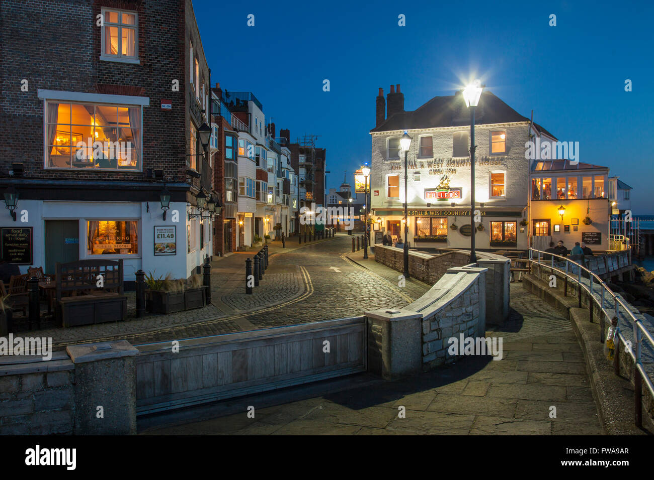 Sera su Spice Island in Old Portsmouth, Regno Unito. Foto Stock