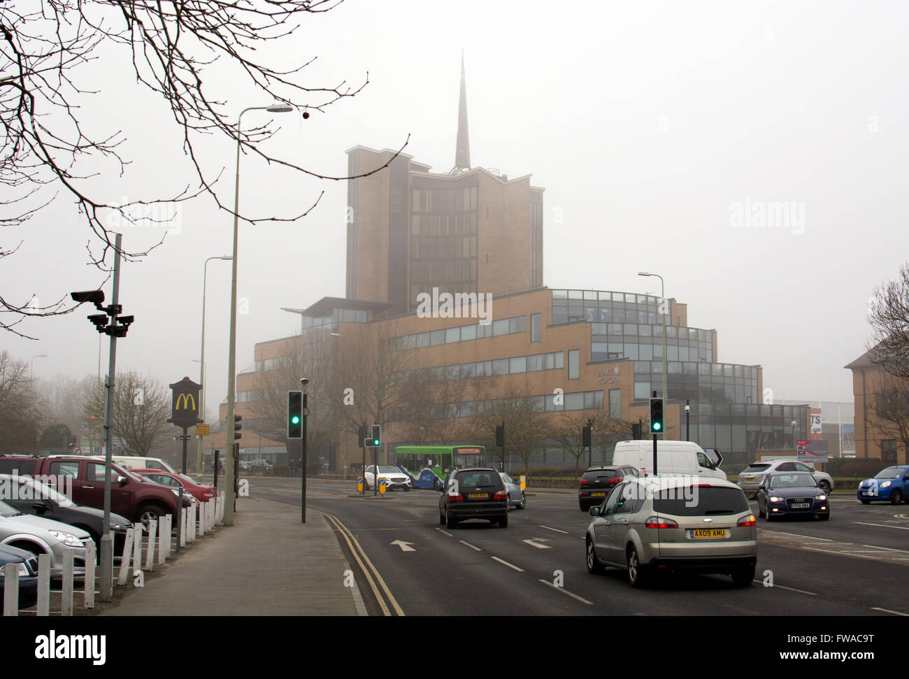 Botley Road e Torre Seacourt nella nebbia meteo, Oxford, Regno Unito Foto  stock - Alamy