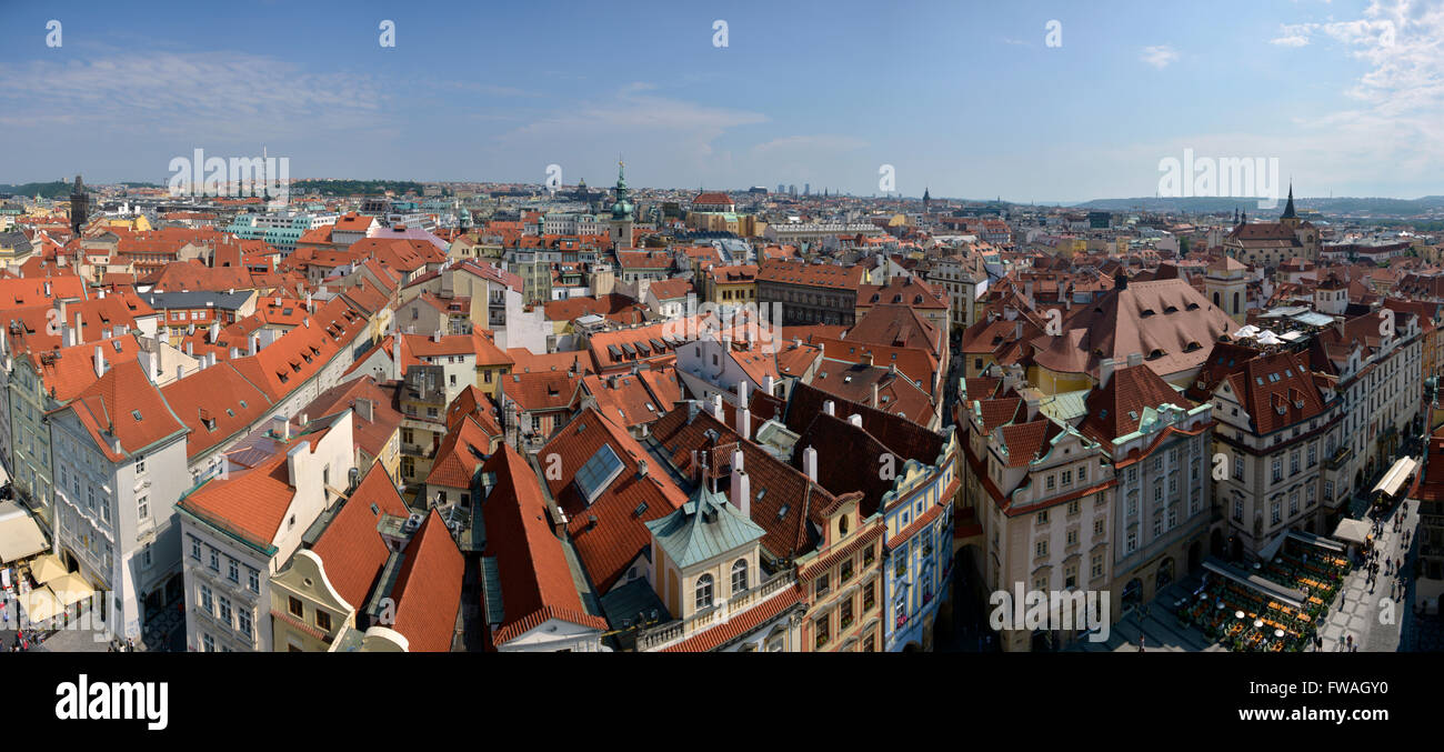 Alta risoluzione panorama di Praga Città vecchia di edifici Foto Stock