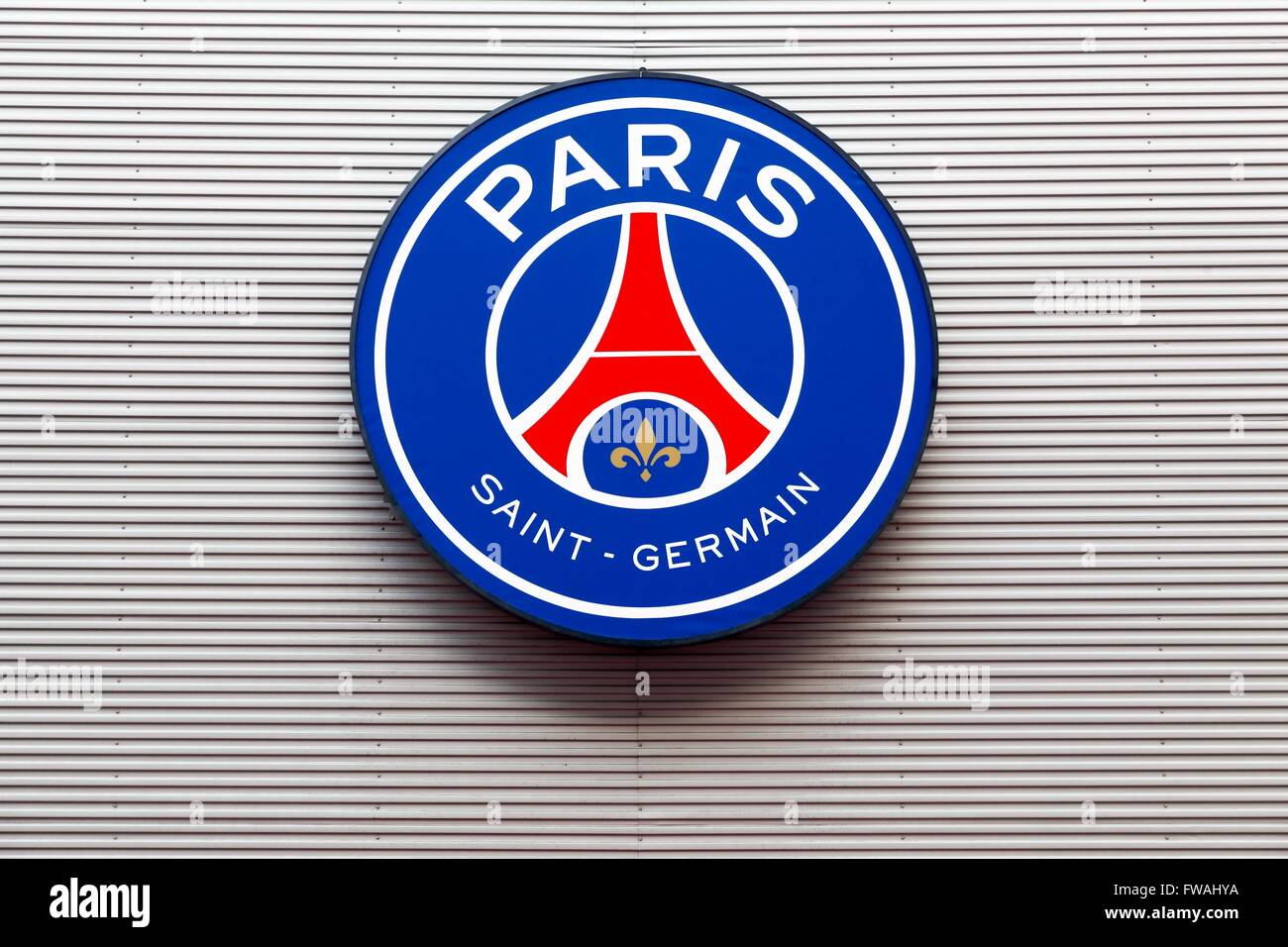 Logo PSG sulla parete del Parc des Princes a Parigi, Francia Foto Stock