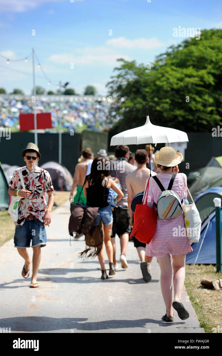 Un tempo caldo anno presso il festival di Glastonbury, Pilton Somerset Giugno 2010 Foto Stock