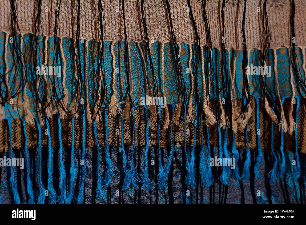 Sciarpe di azerbaigiani. Sciarpa rendendo è un artigianato tradizionale che  risale a centinaia di anni in Azerbaigian Foto stock - Alamy