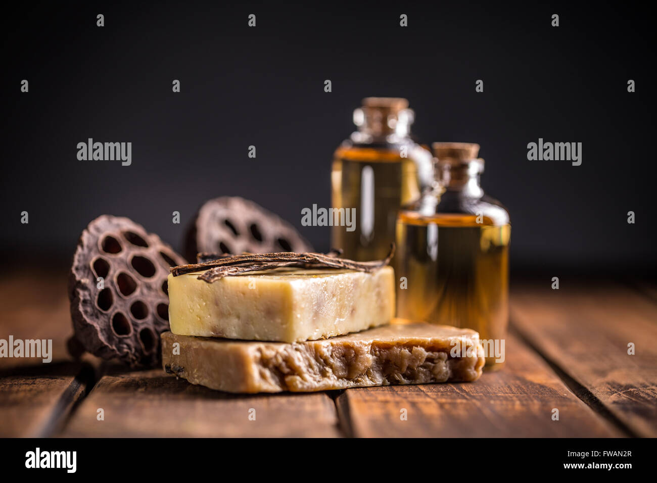Il freddo trasformati sapone artigianale con vaniglia e olio essenziale Foto Stock