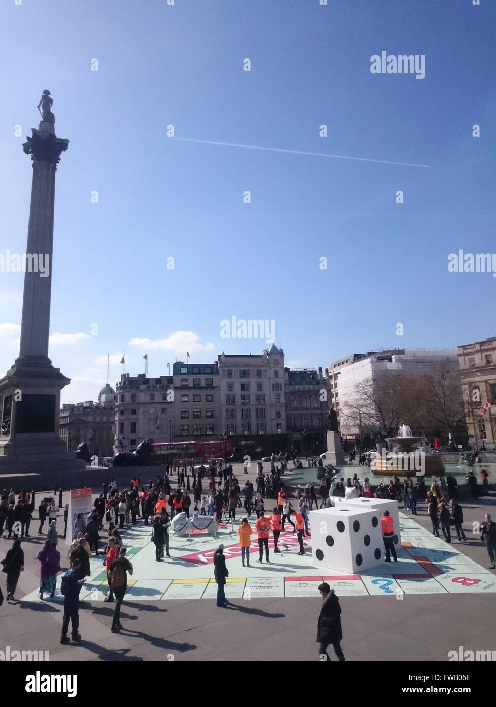 Trafalgar Square, Londra, Regno Unito. 02Apr, 2016. Grande monopolio è impostato su Trafalgar Square a Londra Festival Giochi, Londra, UK, 02 aprile 2016 Credit: Nastia M/Alamy Live News Foto Stock