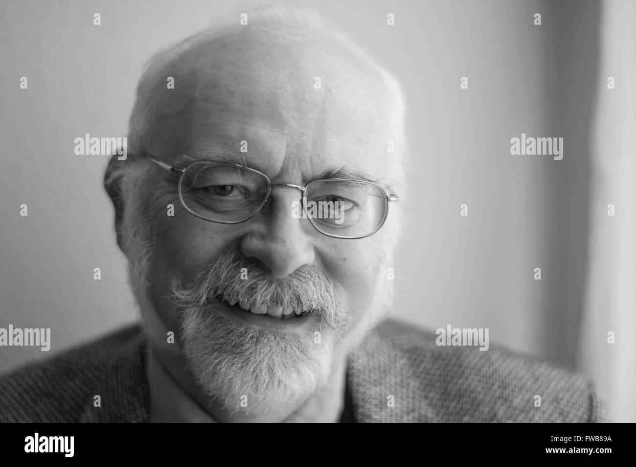 Ritratto del pluripremiato poeta Pietro Daniels. Peter ha anche tradotto una selezione di poesie di Vladislav Khodasevich's dal russo Foto Stock