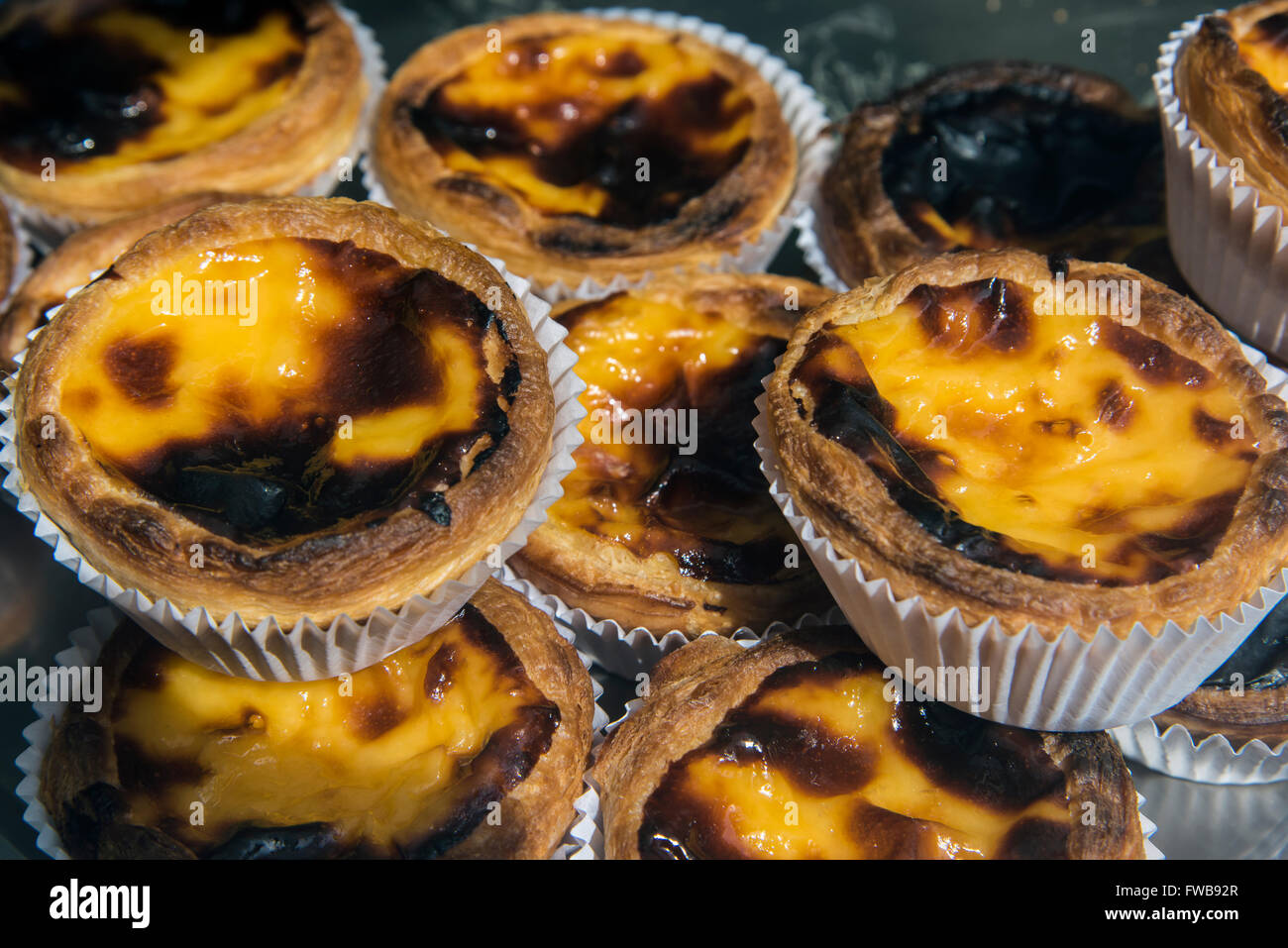 Tradizionale pastel de nata la pasticceria, Porto, Portogallo Foto Stock
