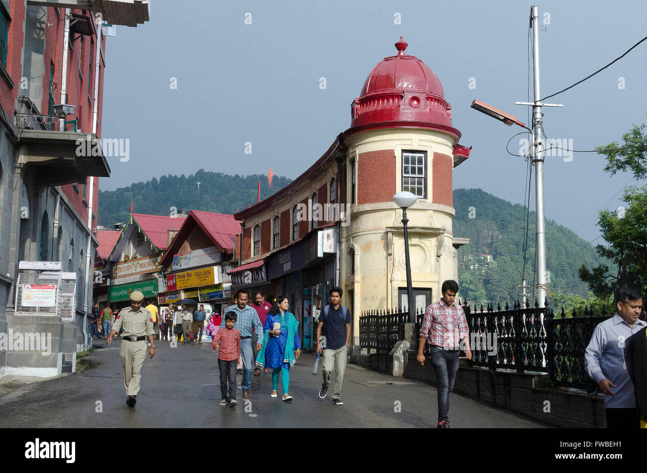 Persone che camminano in strada, Shimla, Simla, Himachal Pradesh, India, Foto Stock