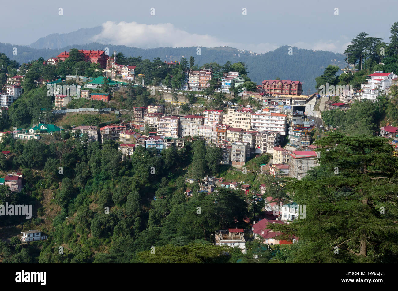 Case sulla collina, Shimla, Himachal Pradesh, India. Foto Stock