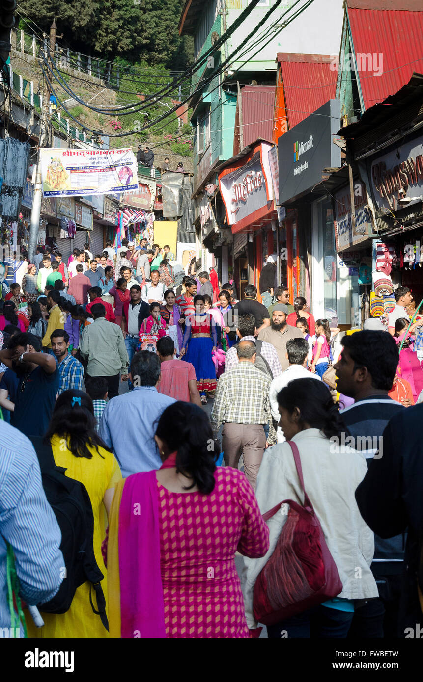 Persone che camminano in strada, Shimla, Simla, Himachal Pradesh, India, Foto Stock