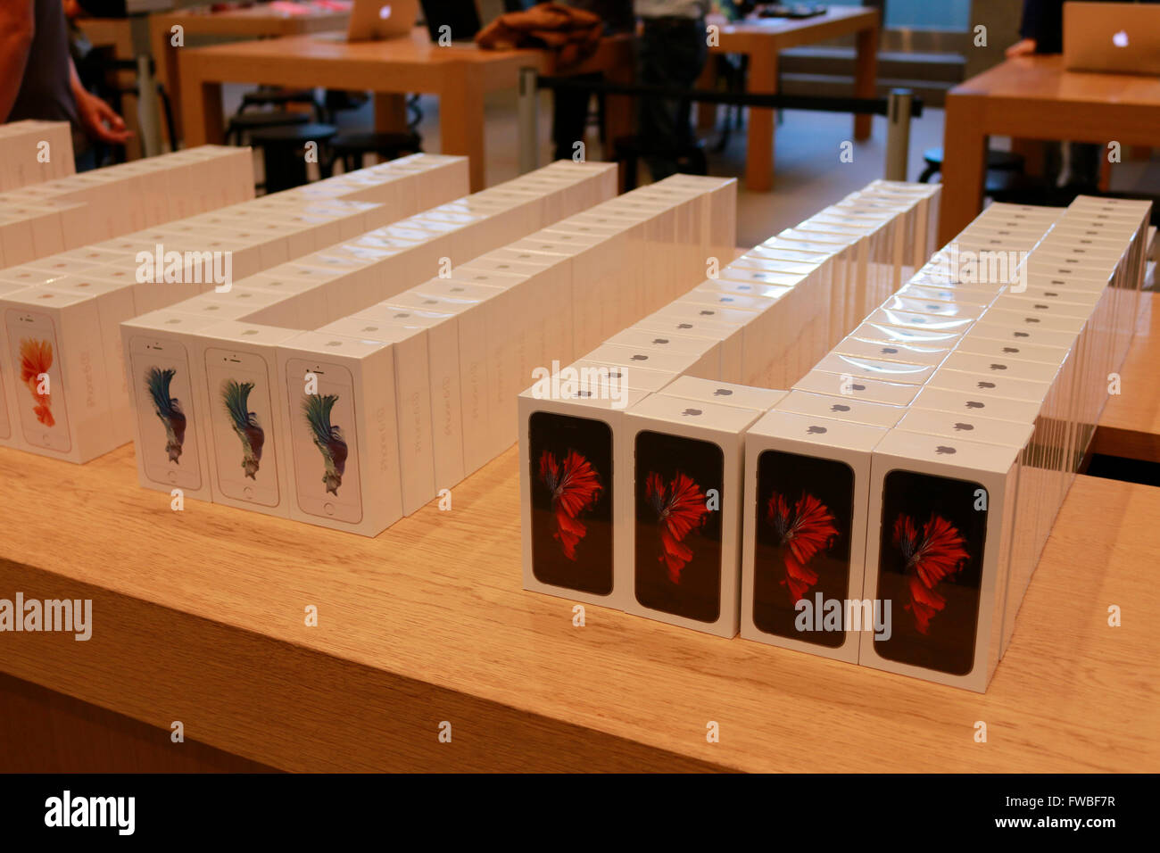 Impressionen - Verkaufsstart des neuen iphone Apple (IPhone 6s), Apple-Store, Kurfuerstendamm, 25. Settembre 2015, Berlino. Foto Stock
