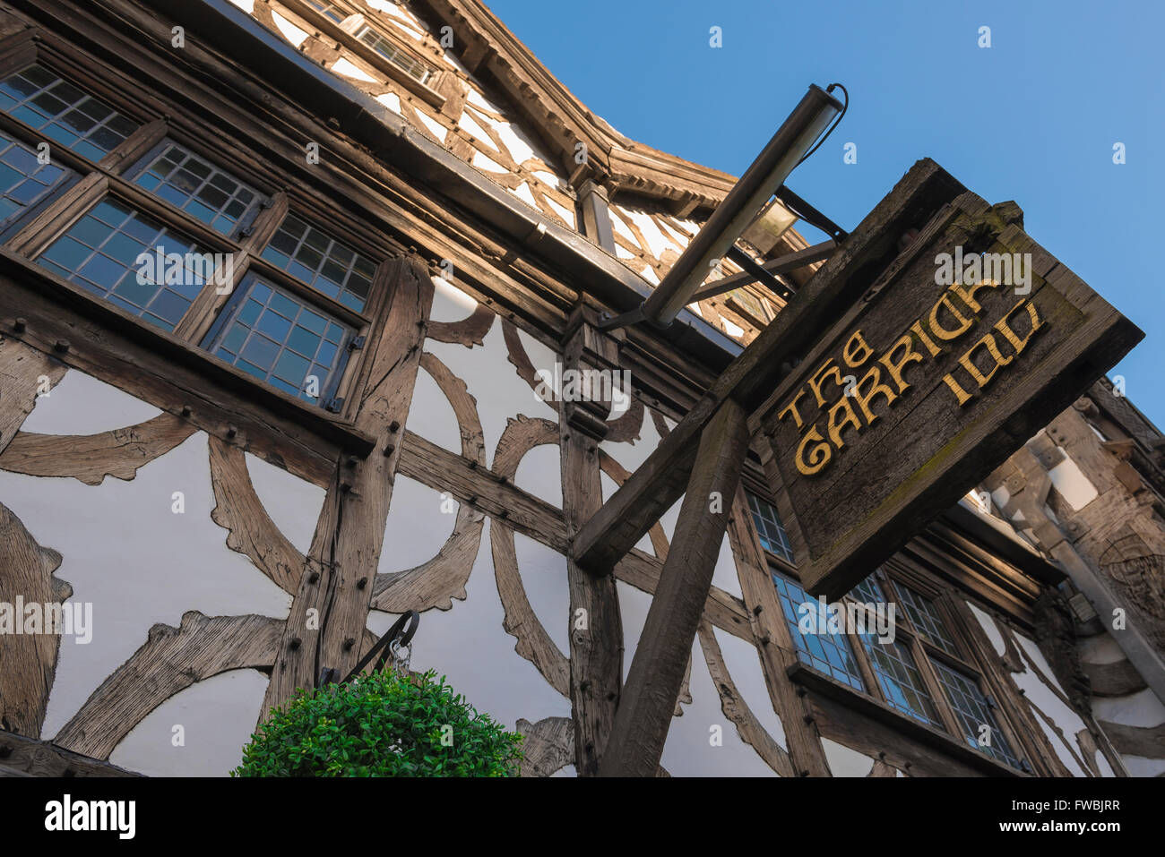 Edificio medievale, dettaglio del Garrick Inn, un tipico edificio medievale a graticcio in High Street, Stratford Upon Avon, Inghilterra, Regno Unito Foto Stock