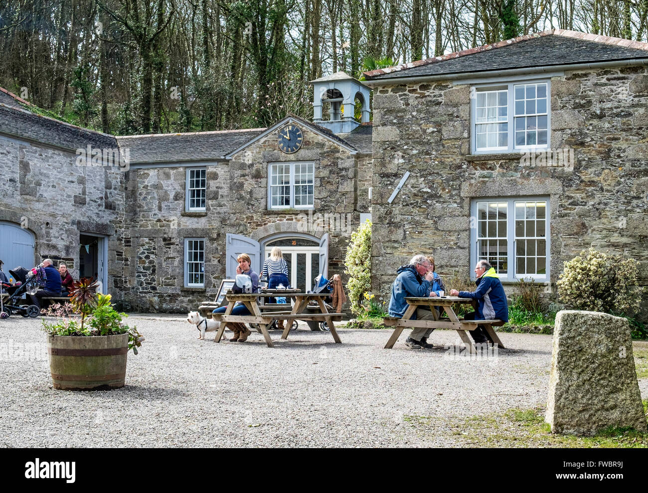 Le vecchie scuderie cafe a Penrose tenuta vicino a Helston in Cornwall, Regno Unito Foto Stock