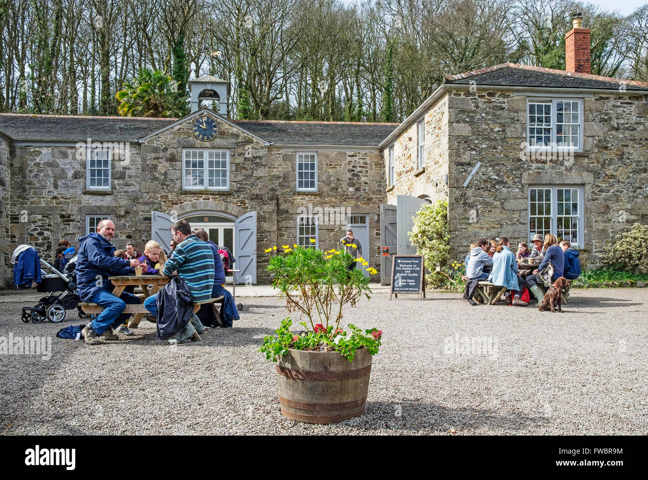 Le vecchie scuderie cafe a Penrose tenuta vicino a Helston in Cornwall, Regno Unito Foto Stock