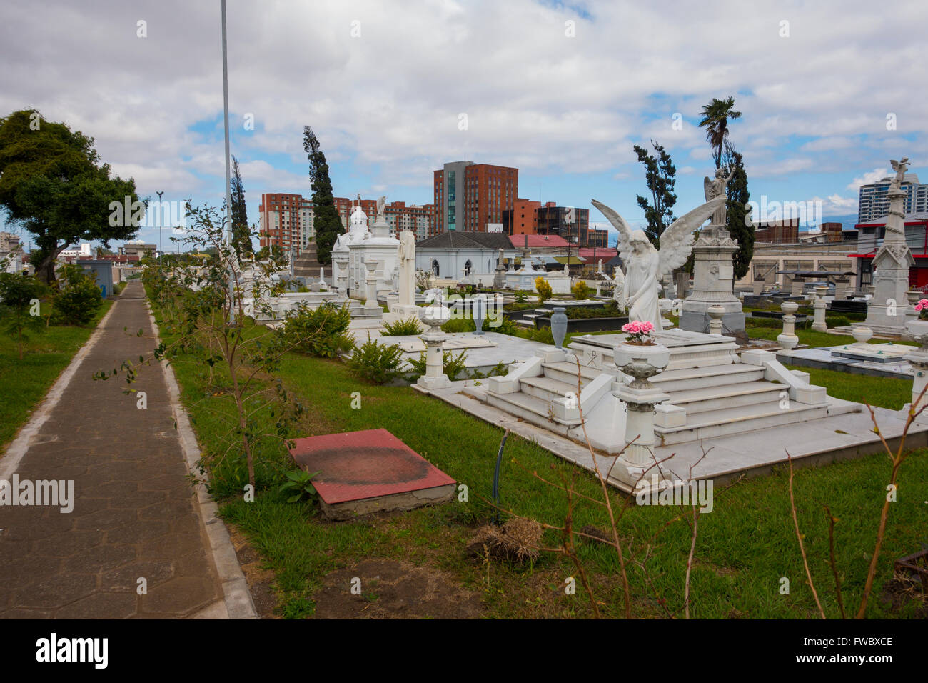 Monumenti di Cementerio de Obreros lungo Avenida San Martin in San José, San José Provincia, Costa Rica. Foto Stock