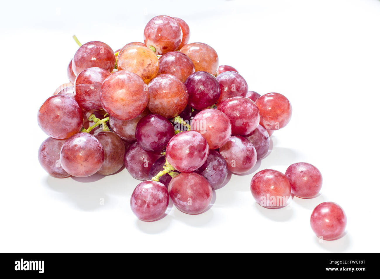 Un mazzetto di fresca uva rossa Foto Stock