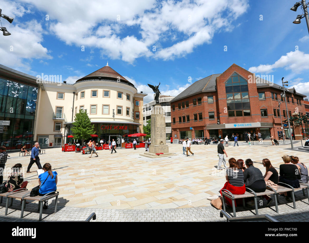 Woking town center nel Surrey, Inghilterra. Foto Stock