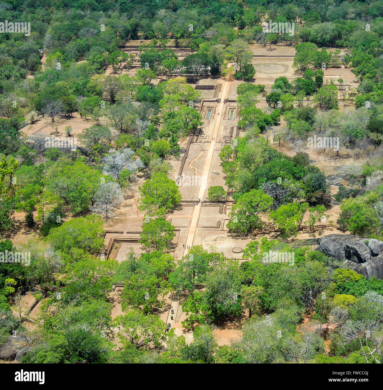 Sunny ad alto angolo di visione intorno a Sigiriya, un antico palazzo situato nel centrale quartiere di Matale nello Sri Lanka Foto Stock