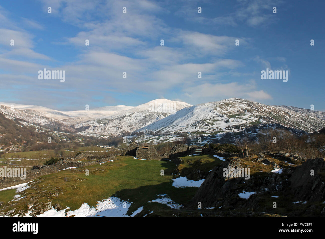 Nevicata a Castell y Bere, un castello gallese vicino Llanfihangel-y-pennant nella valle Dysynni Gwynedd, Galles Foto Stock