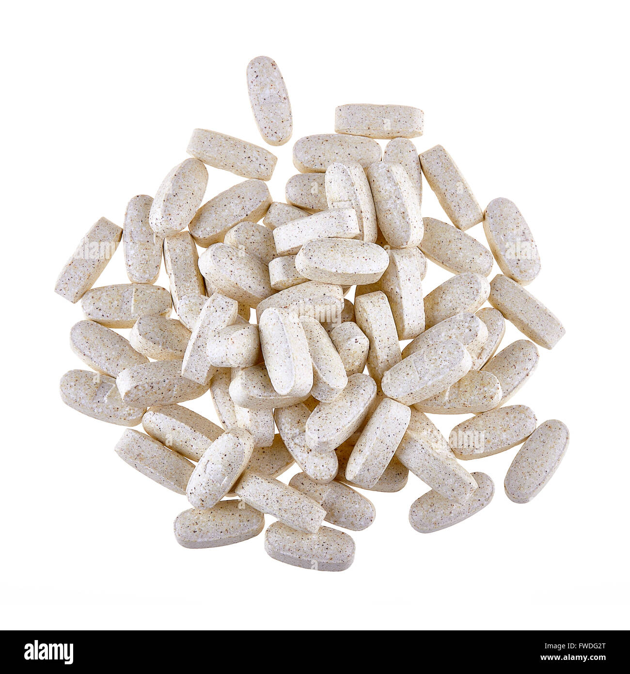 Cumulo di supplemento nutrizionale pillole isolato su bianco Foto Stock