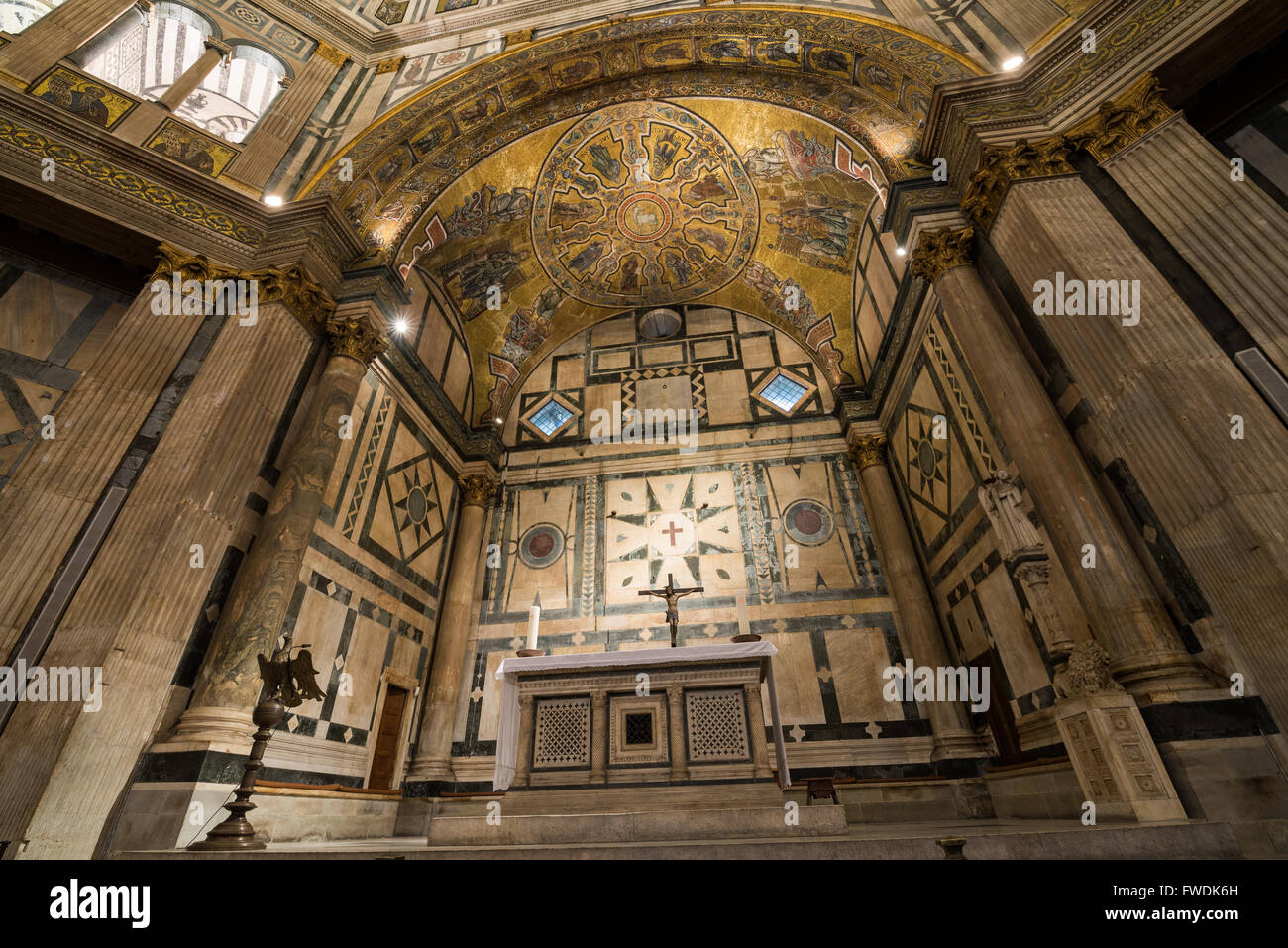Altare del Battistero del Duomo, Cattedrale centrale di Firenze ...