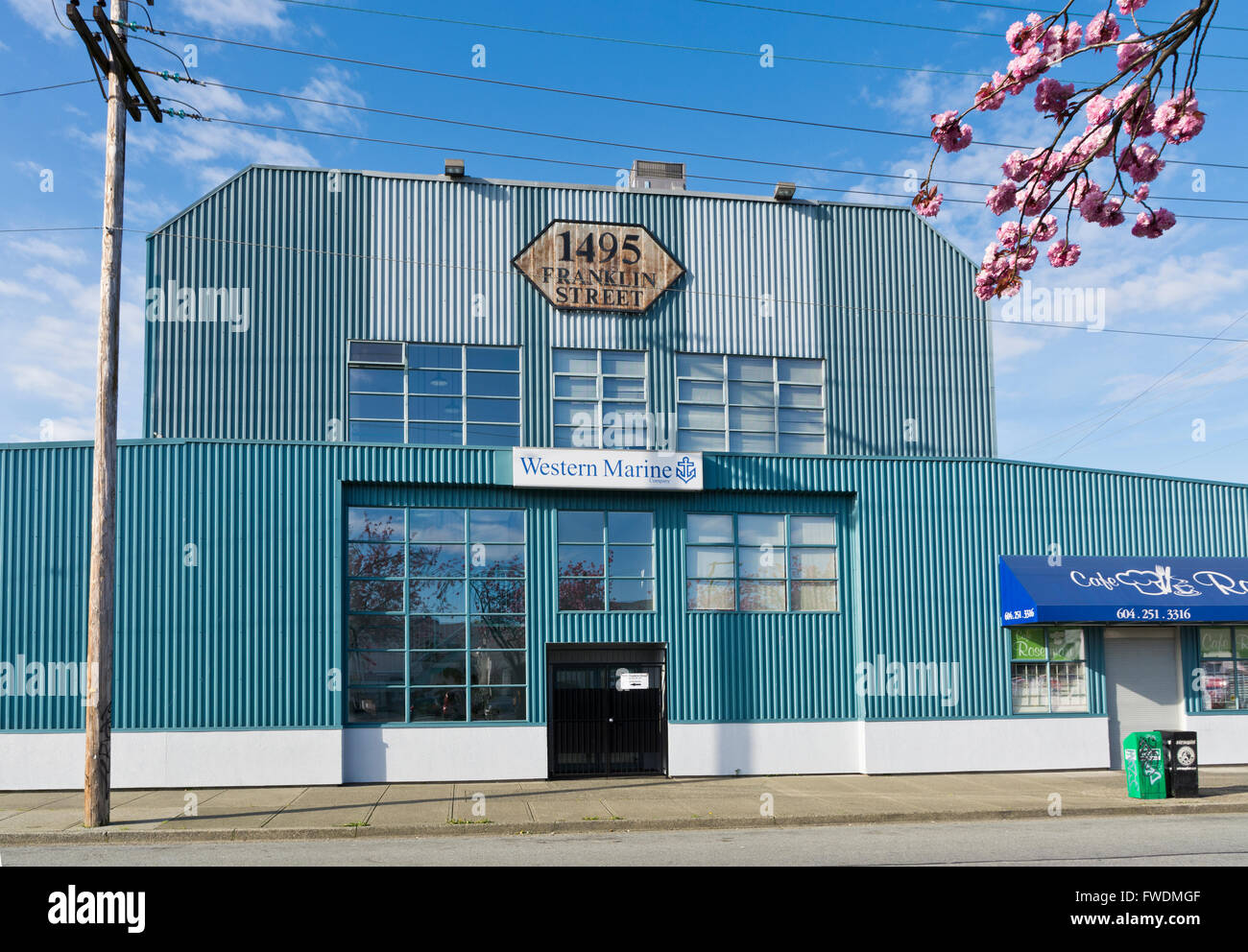 Western Marine Company edificio su Franklin Street in East Vancouver. Alimentazione Marine store con l'architettura interessante. Foto Stock