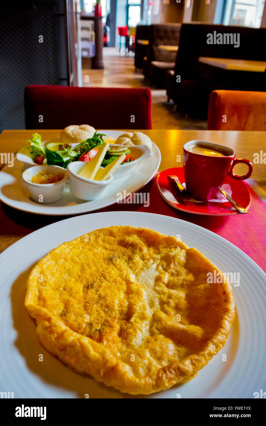 La frittata, prima colazione, ristorante Tekstylia, Gdansk, Pomerania, Polonia Foto Stock
