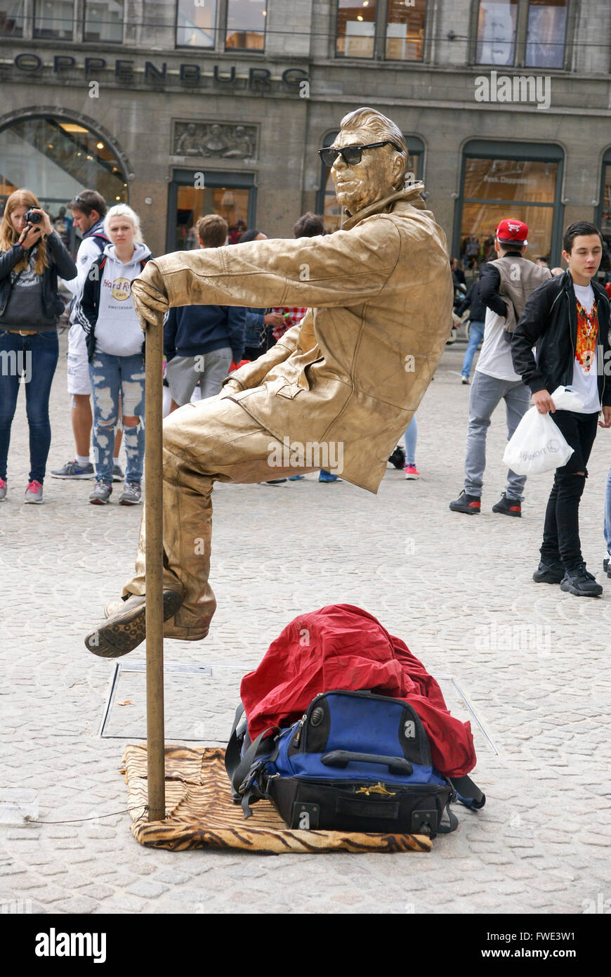 Street performer a piazza Dam, Amsterdam, Paesi Bassi Foto Stock