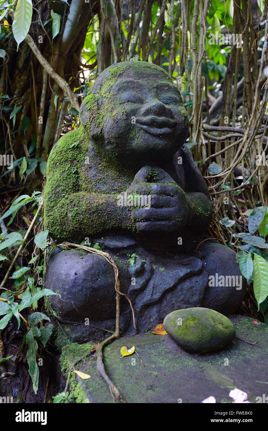 Statua del Buddha, Primavera sacra tempio sacro Monkey Forest, Ubud, Bali, Indonesia Foto Stock