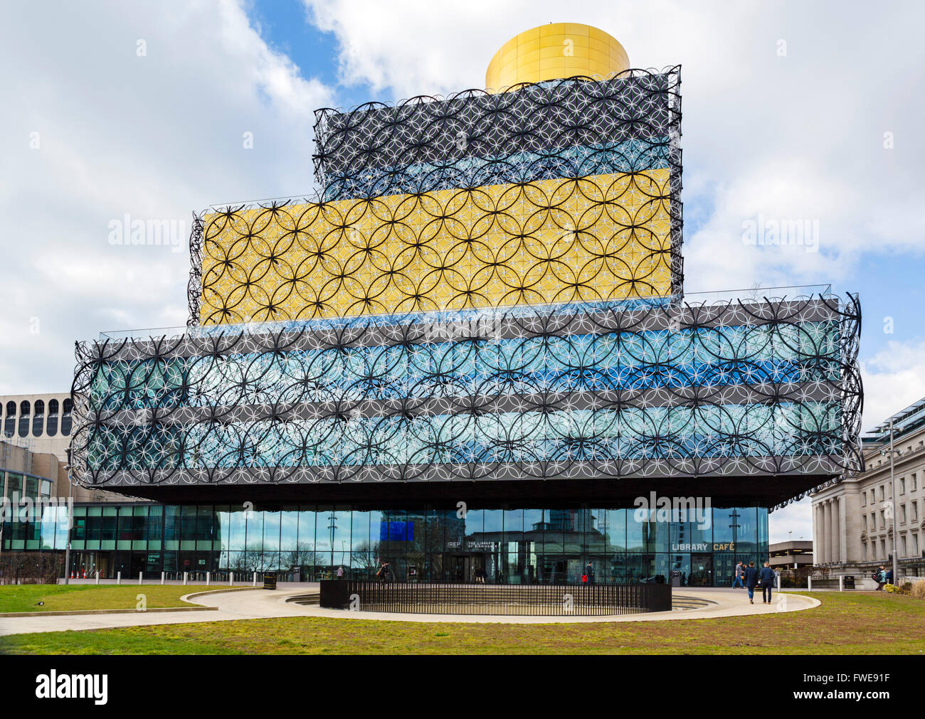 La moderna biblioteca di Birmingham, progettato da Francine Houben, Centenary Square, Birmingham, West Midlands, England, Regno Unito Foto Stock