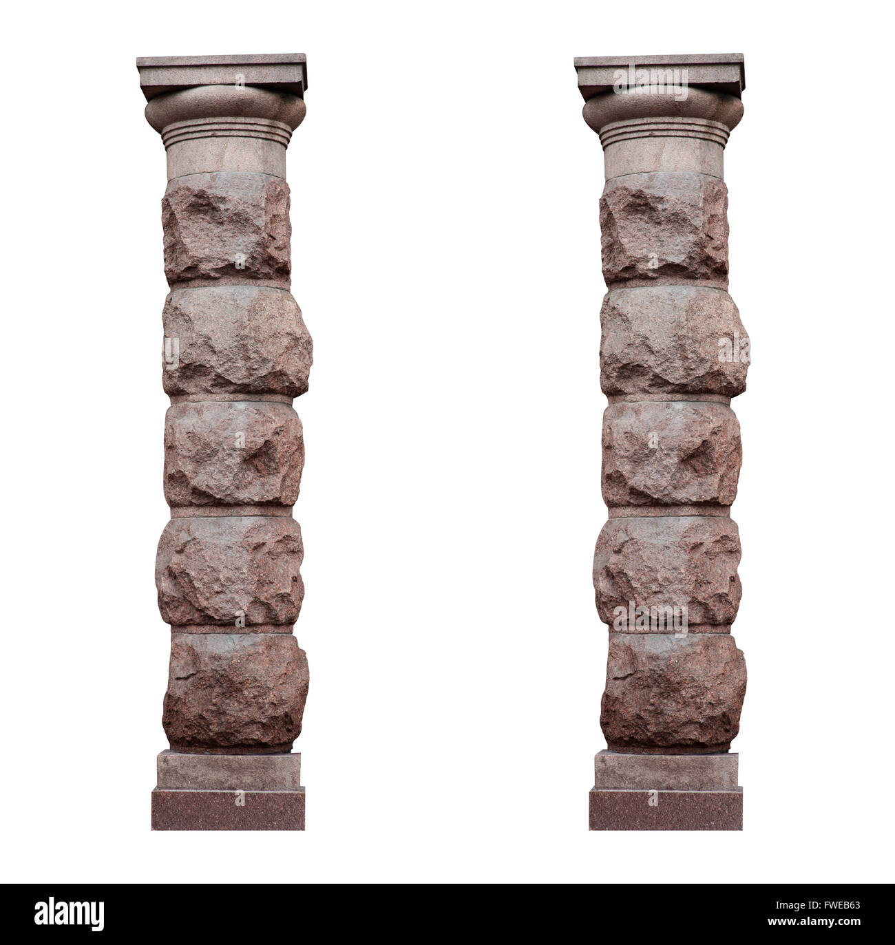 Due isolati colonne architettoniche in stile rustico su sfondo bianco Foto Stock