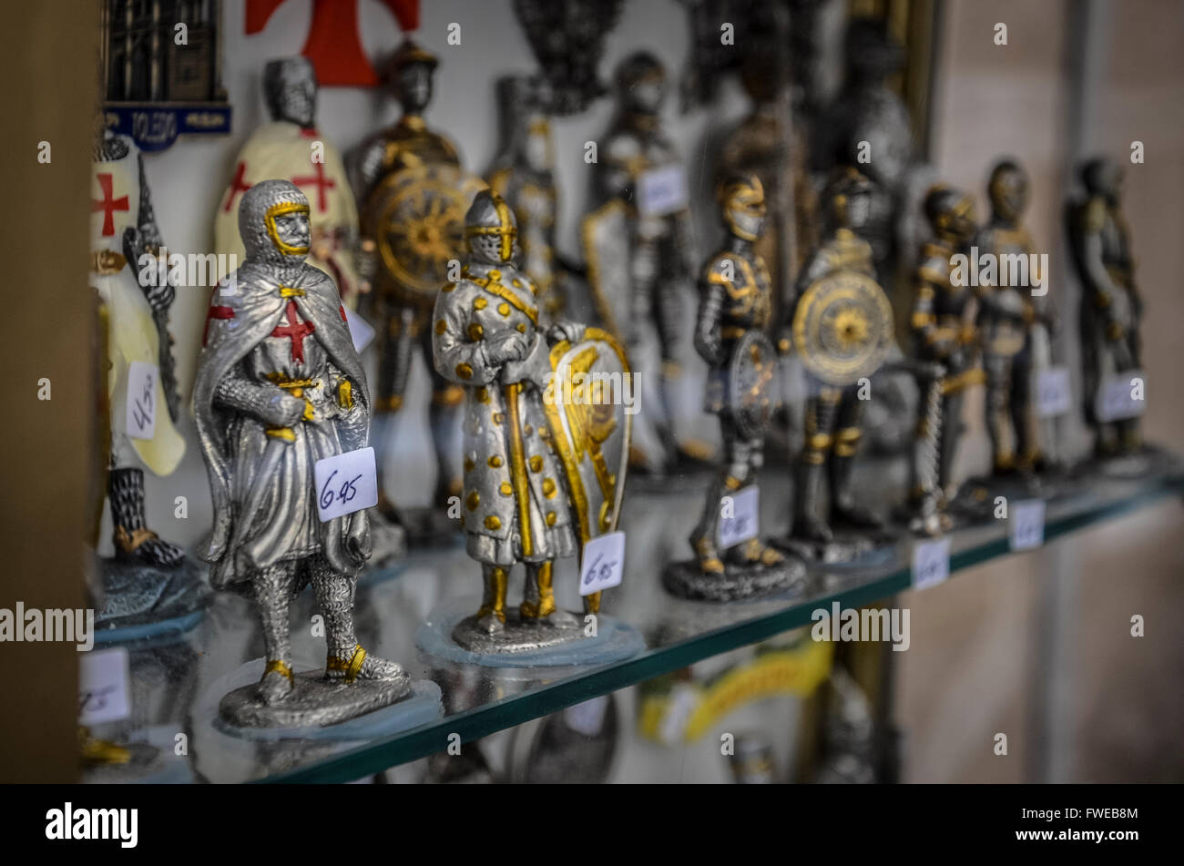 A tema medievale di souvenir. Toledo è un comune situato nella zona centrale di Spagna, 70 km a sud di Madrid. È la capitale del p Foto Stock