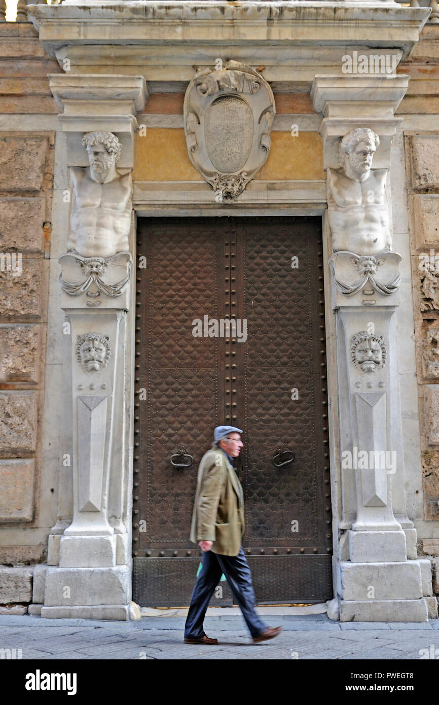 La facciata di Palazzo Lercari Parodi palace, via Garibaldi 3, patrimonio mondiale UNESCO sito, Strade Nuove, Palazzi Rolli, Genova Foto Stock