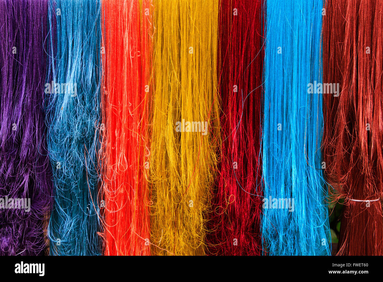 Varietà squisita di seta colorata tintura. Foto Stock