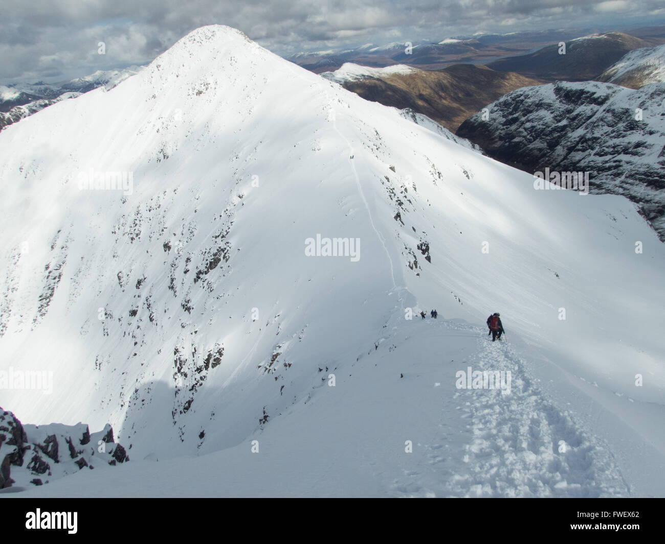 Passeggiate invernali su Bidean nam Bian di Glencoe, Highlands scozzesi, Scozia Foto Stock