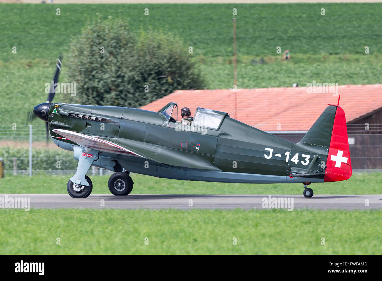 Morane-Saulnier D-3801 HB-RCF è un francese costruito degli aerei da caccia della seconda guerra mondiale. Questo esempio azionato da Swiss Air Force Foto Stock