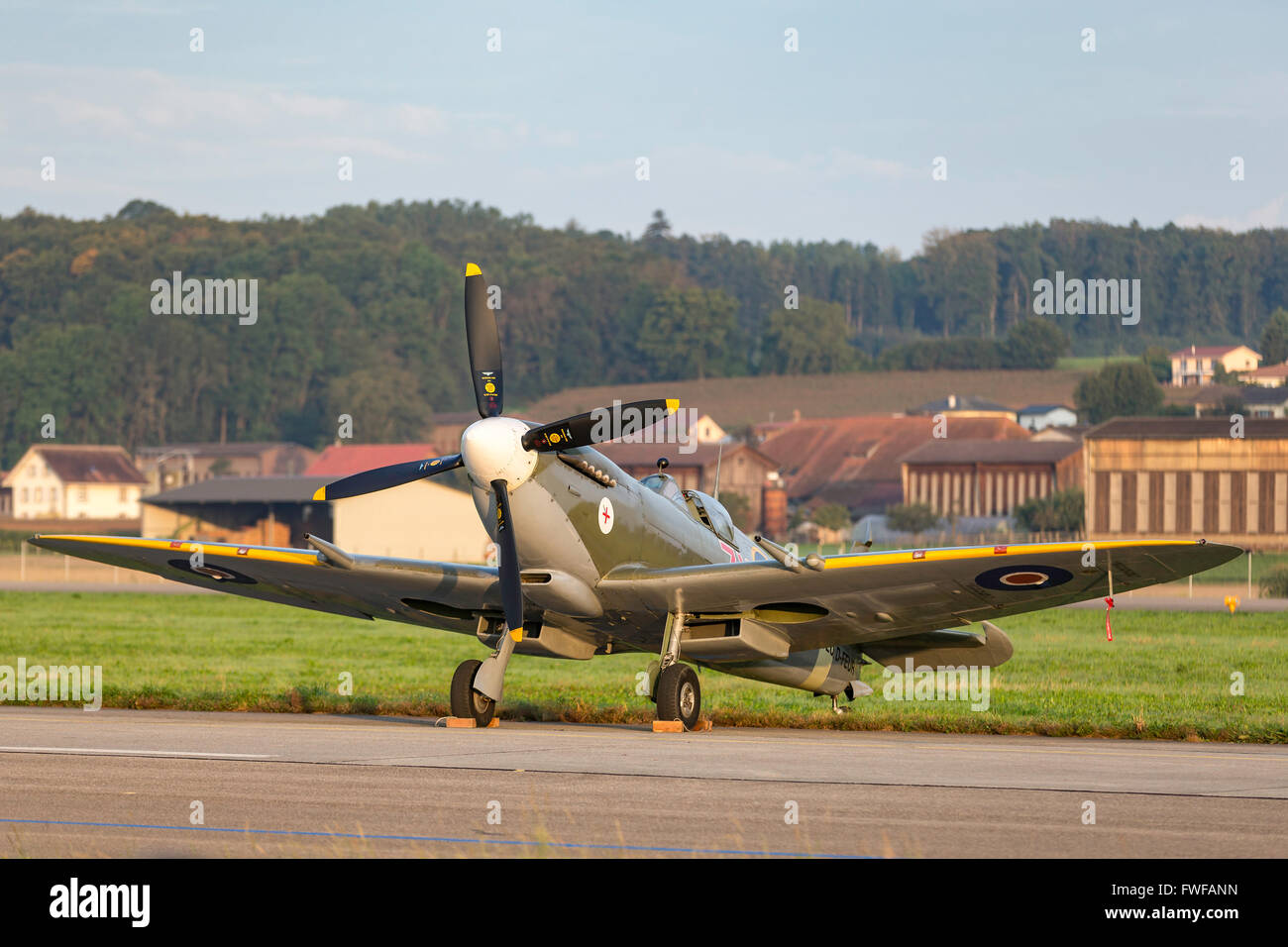 Il Supermarine Spitfire HF8C (mc.8, Mk. VIII) iconico British World War II Fighter Aircraft D-FEUR Foto Stock