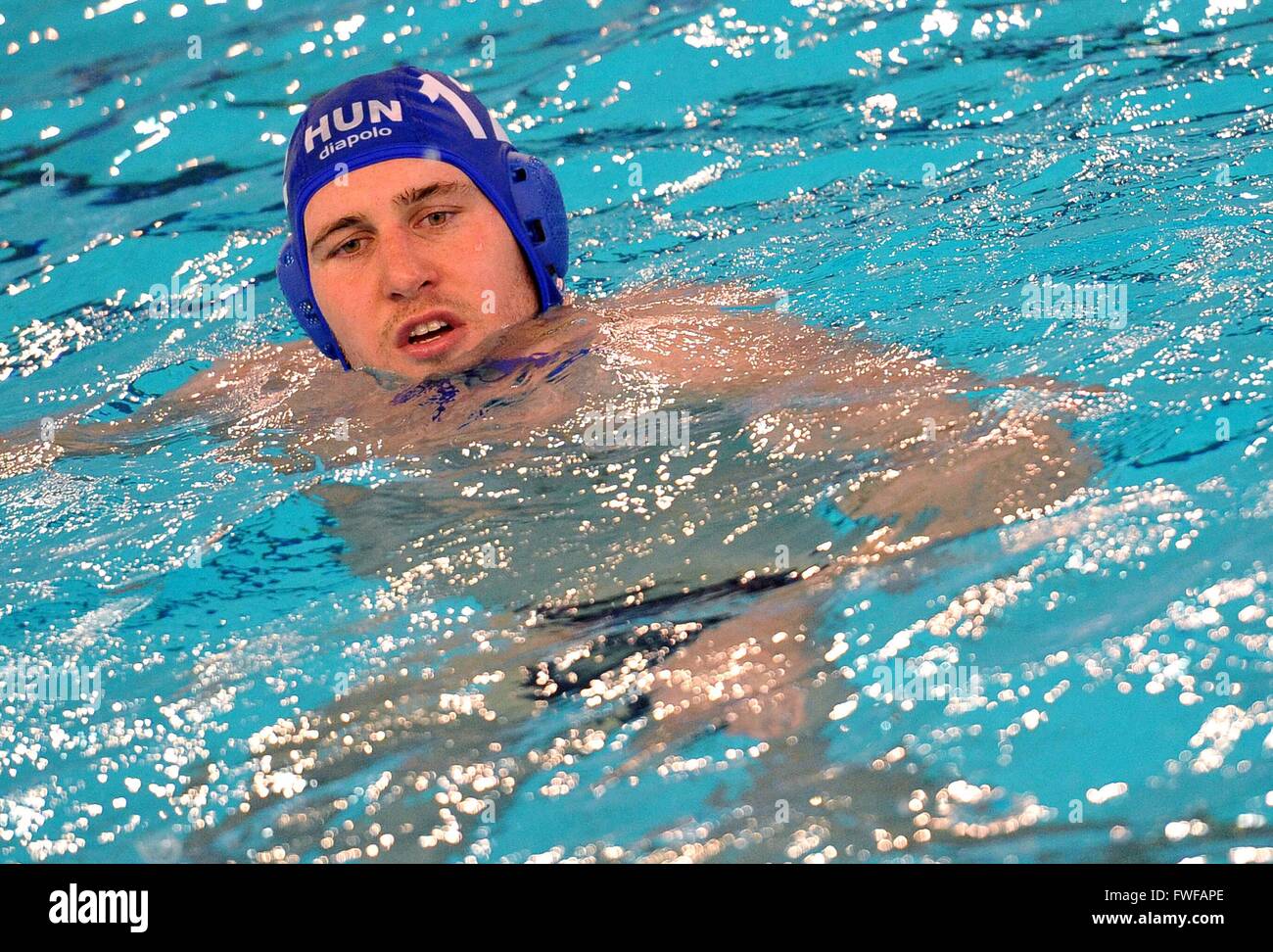 Trieste, Italia. Il 4 aprile, 2016. Ungheria Balazs Harai durante il Canada v Ungheria corrispondono alla fina maschile di pallanuoto ai Giochi Olimpici di torneo di qualificazione. photo Simone Ferraro / Alamy Live News Foto Stock