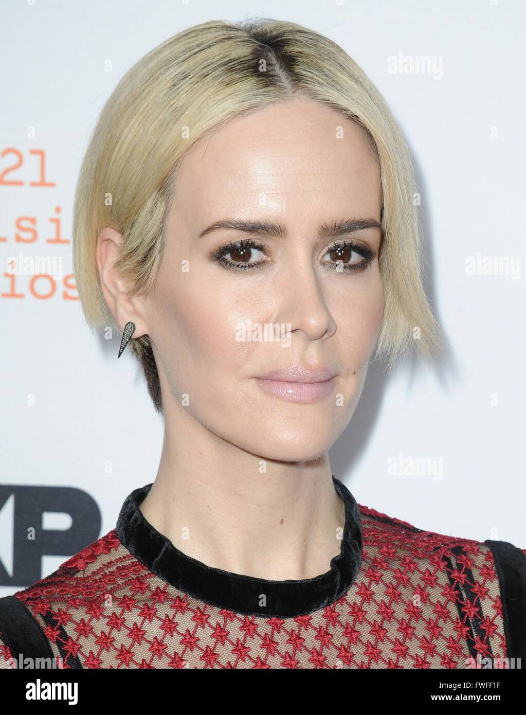 Los Angeles, CA, Stati Uniti d'America. 4 apr, 2016. Sarah Paulson presso gli arrivi per il popolo v. O.J. SIMPSON: AMERICAN crime story Evento, teatro di Ace Hotel, Los Angeles, CA 4 aprile 2016. Credito: Dee Cercone/Everett raccolta/Alamy Live News Foto Stock