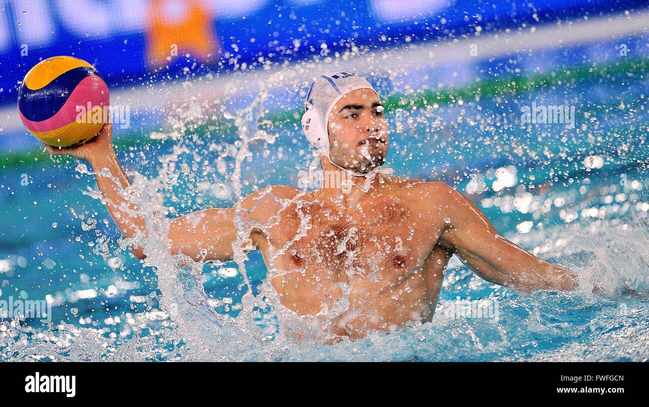 Trieste, Italia. Il 4 aprile, 2016. Italia di Francesco di Fulvio durante l'Italia v Sud Africa corrispondono a FINA maschile di pallanuoto ai Giochi Olimpici di torneo di qualificazione, 04 aprile 2016. foto Simone Ferraro / Alamy Live News Foto Stock