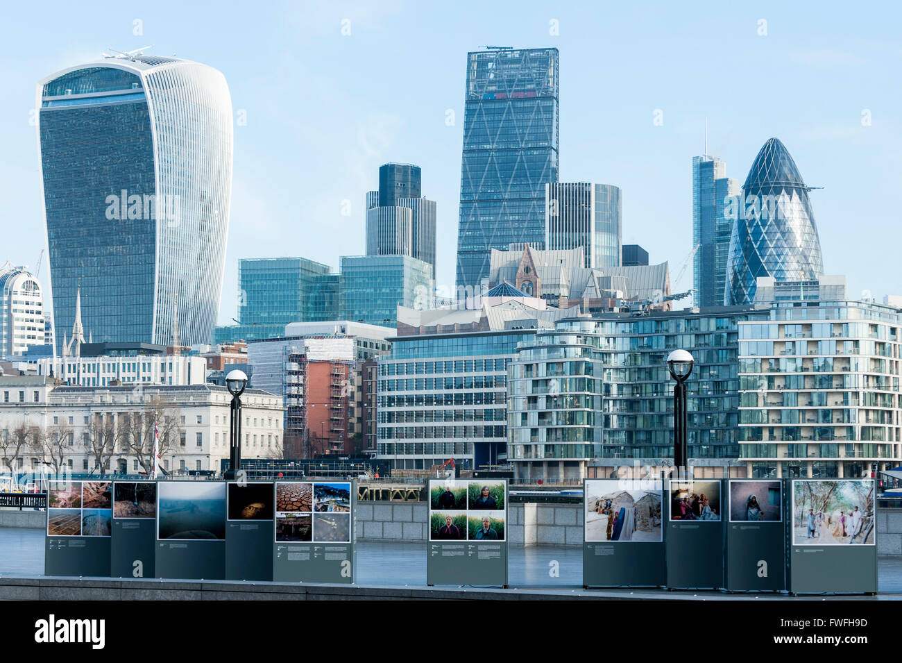 Londra, Regno Unito. Il 5 aprile 2016. La città di Londra è visto l'ultimo giorno del 2015/16 anno fiscale, l'ultimo giorno quando il Regno Unito gli individui possono apportare contributi per gli investimenti vantaggiosi dal punto di vista fiscale come ISA, molti dei quali investimenti sono gestiti nella città di Londra. Credito: Stephen Chung / Alamy Live News Foto Stock