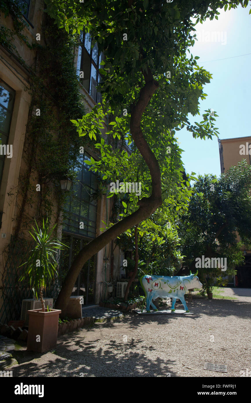 Roma,Italia: Via Margutta cortile dove Gregory Peck aveva il suo appartamento nel film Vacanze Romane Foto Stock